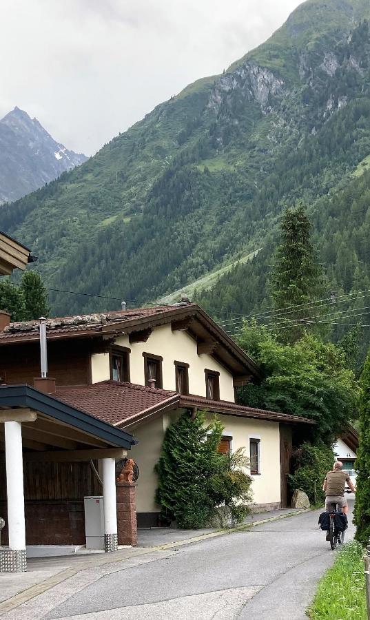 Hotel Ferienhaus Steindl Längenfeld Exterior foto